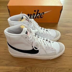Women’s Nike Blazer Mid ‘77 size 8.5